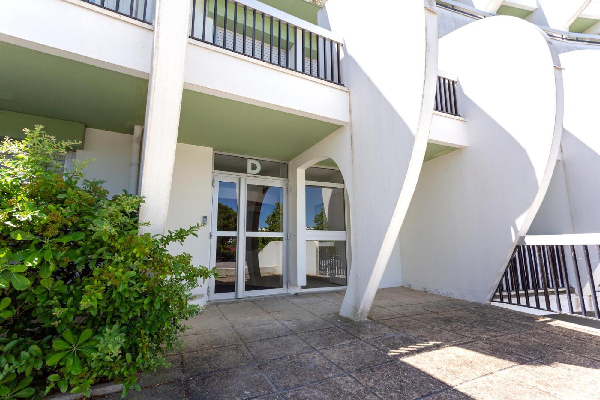 Chez Fabienne - Superbe Appartement Avec Vue Sur La Mer Et Parking La Grande-Motte Buitenkant foto